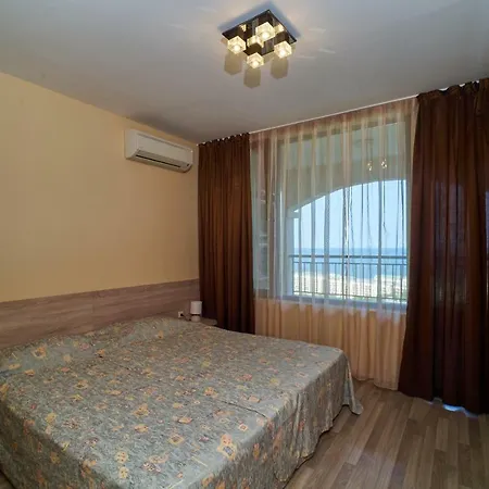 Апартаменти Sea Panorama *