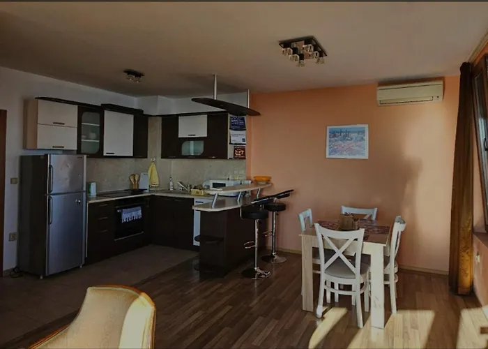 Sea Panorama * Golden Sands